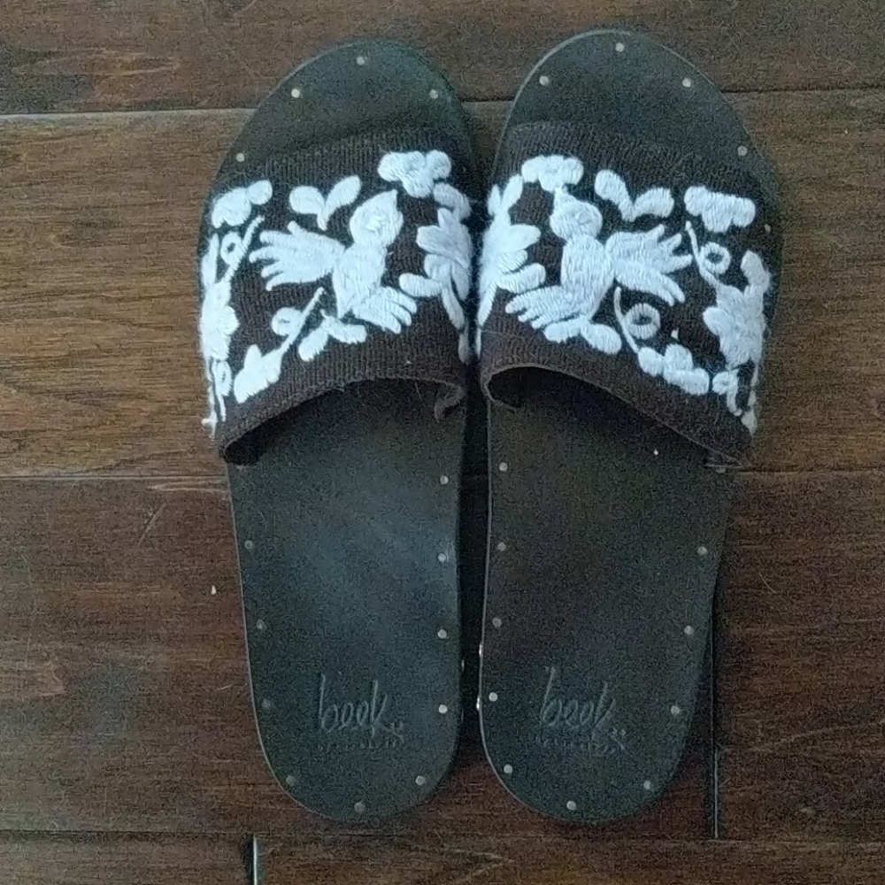 Beek brown & purple embroidered slides